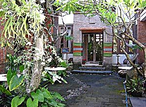 �o����/���X�g�������J�t�F