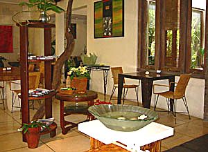 �o����/���X�g�������J�t�F