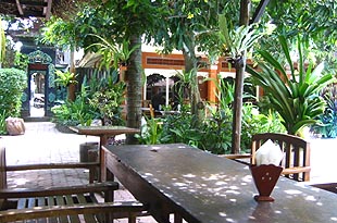 �o�����i�F/Bali-Cafe[�o���J�t�F]